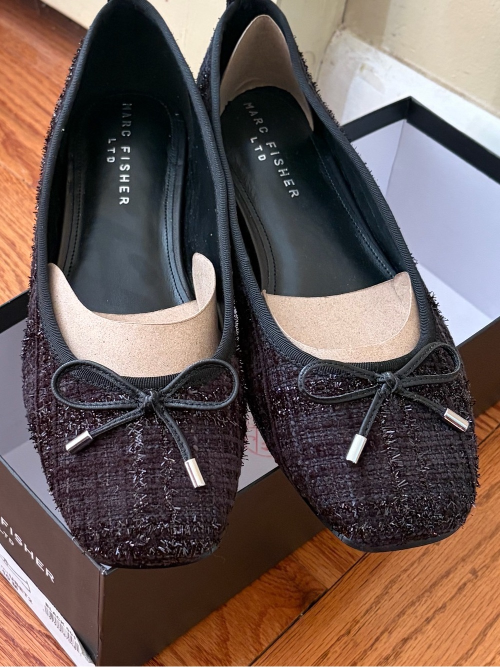 NWT Marc Fisher LTD Ubet 2 Ballet Flats Sz 10 Black Slip On Bow Parisian Chic
